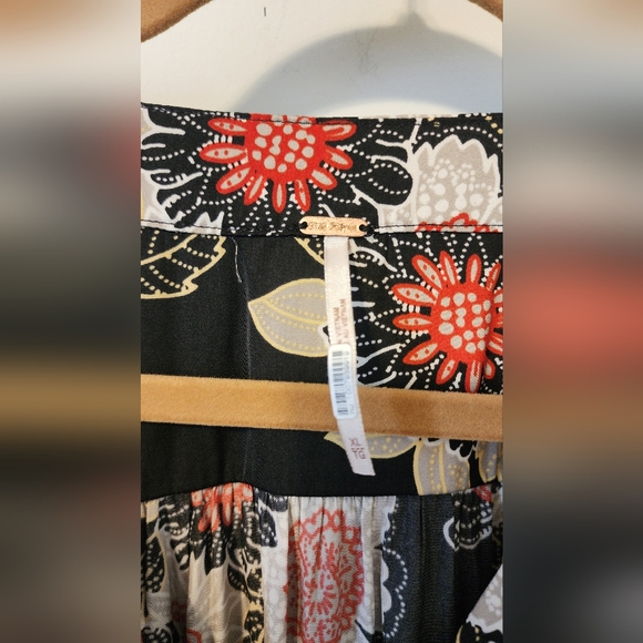 Free People Long Sleeve Floral XL Button Up Front Tie Blouse Deep V Neck - Picture 4 of 6